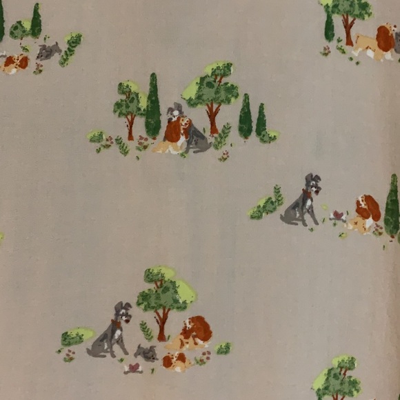 DISNEY OUR UNIVERSE LADY & THE TRAMP Women’s Tie-Front TOP! Dogs Movie Classic - Picture 6 of 8